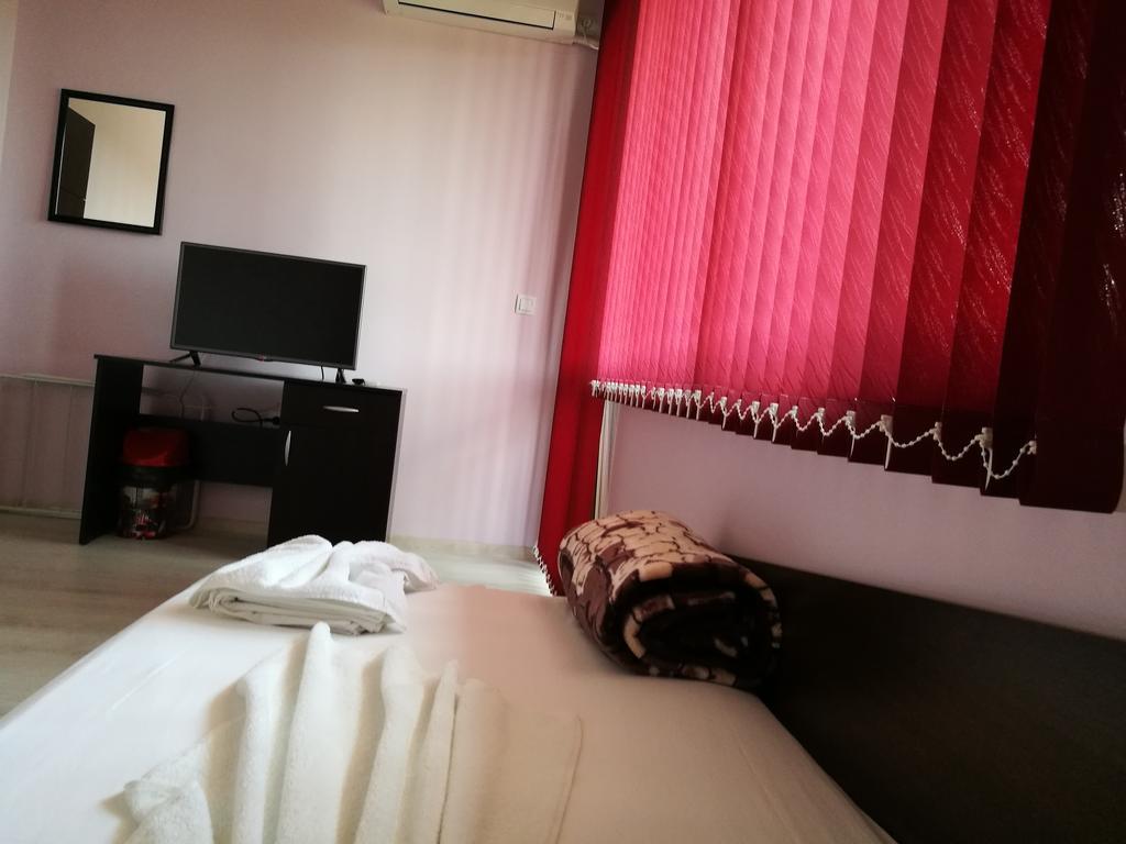 Guest House Karaulanov Elhovo  Eksteriør bilde