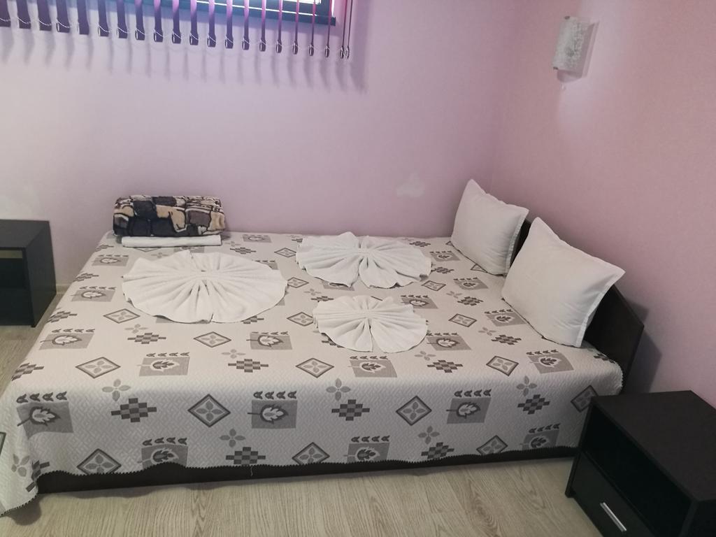 Guest House Karaulanov Elhovo  Eksteriør bilde